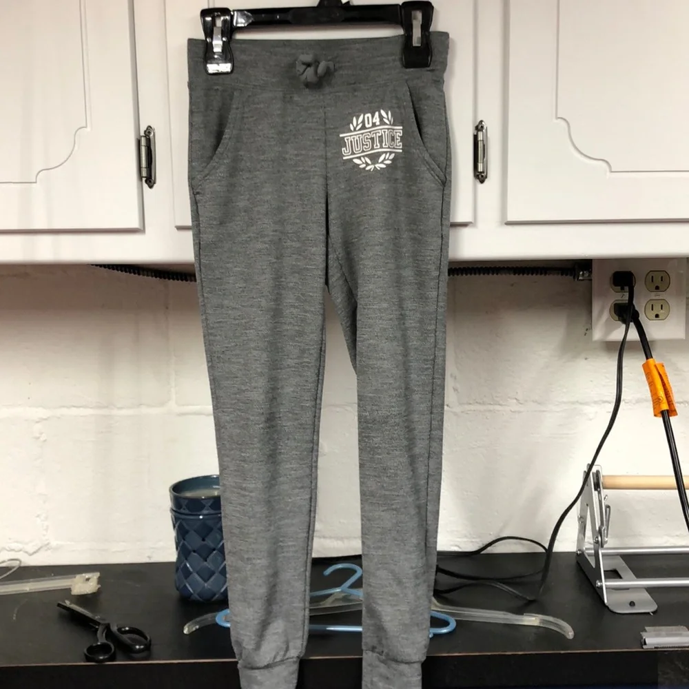 Justice gray jogging pants size 6/7